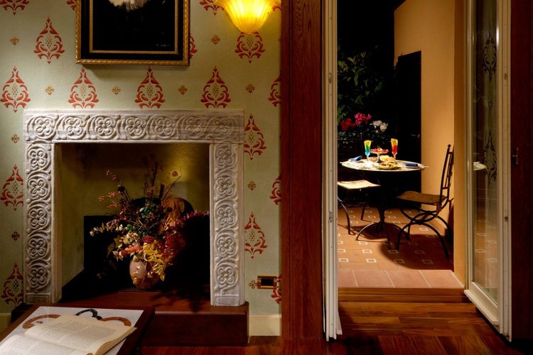Junior deluxe suite art hotel commercianti bologna Junior deluxe suite art hotel commercianti bologna