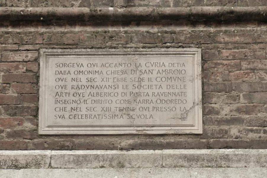 Die tempelritter, alte katasterunterlagen und die fahne des alten gasthauses... Art Hotel Commercianti Bologna Die tempelritter, alte katasterunterlagen und die fahne des alten gasthauses... Art Hotel Commercianti Bologna