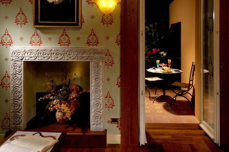 Junior deluxe suite art hotel commercianti bologna Junior deluxe suite art hotel commercianti bologna